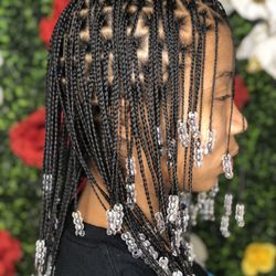 Tangie 5 Star braidshop - Individuals on natural hair