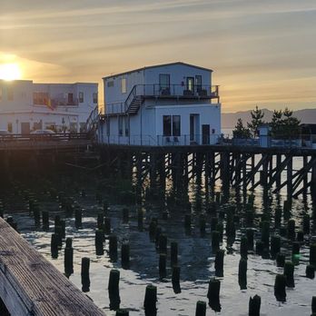 The Knot Bar - The Bowline Hotel. The Knot Bar is just under the sun. Go inside, get some sunshine in a glass, and soak in the scenery. - Scandinavian Near Me - Astoria, Oregon