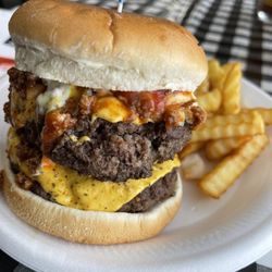 Bill's Grill - Awesome Double cheeseburger