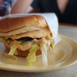 Rick's Drive In & Out - Cheeseburger