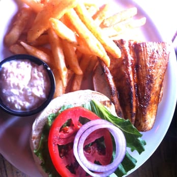 Rum Runners - Blackened mahi mahi sandwitch - Bars Near Me - Sandestin, Florida