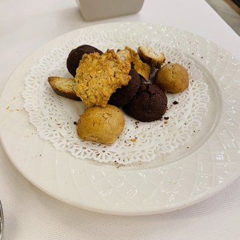Osteria Mamma Rosa - Ordered coffee and they gave us some cookies - Italian Near Me - Milan, Michigan
