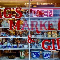 Fong's Market & Gifts