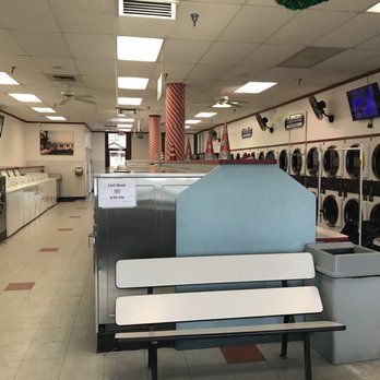 Sudz Coin Laundry - Spacious, clean, well maintained and festive! - Laundromat Near Me - Modesto, California
