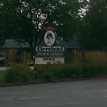 Cleveland Pub & Grill - New American Near Me - New Berlin, Wisconsin
