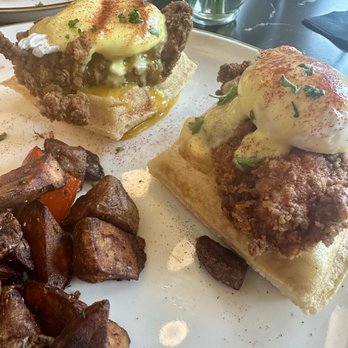 Le Gabrielle Crepes & Waffles - Signature Eggs Benedict and potatoes - Creperies Near Me - Monroe, Georgia