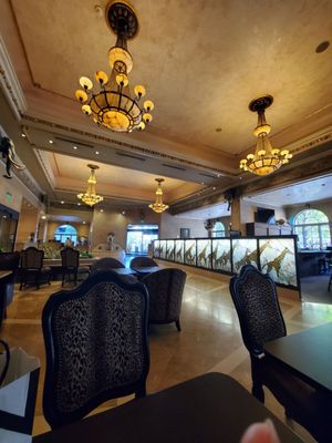 Safari Room Fresh Grill and Bar by null