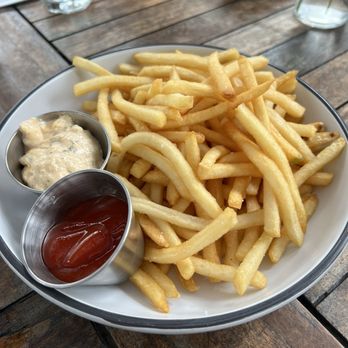 Rancho Capistrano Winery - Regular fries with aioli and ketchup on the side - New American Near Me - San Juan Capistrano, California Rancho Capistrano Winery - Regular fries with aioli and ketchup on the side - New American Near Me - San Juan Capistrano, California
