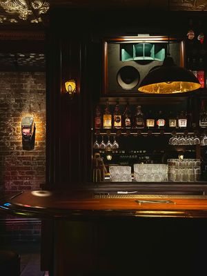 Johnny's - Cocktails & Hi-Fi by null