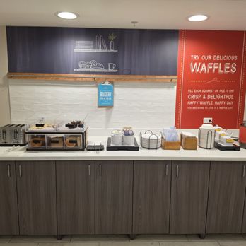 Hampton Inn & Suites Seattle/Kent,WA - Waffle machine! - Hotels Near Me - Kent, Washington Hampton Inn & Suites Seattle/Kent,WA - Waffle machine! - Hotels Near Me - Kent, Washington
