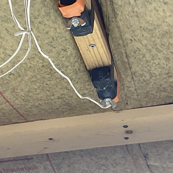 Me Realty - I don't think these garage door sensors will prevent the garage from shutting and hurting someone. - Lincoln, Illinois
