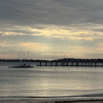 Veteran's Beach - Lewis Bay - Beaches Near Me - Barnstable, Massachusetts