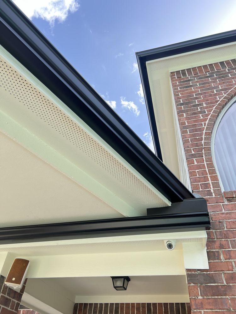 Slide of Argueta's Roofing Specialist