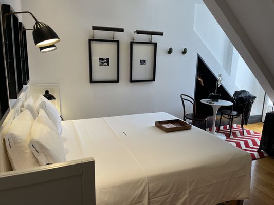 Brown's Central Hotel by null