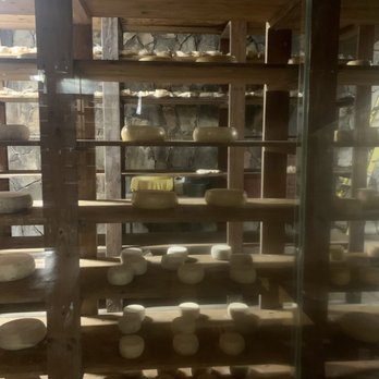 La Cava de Marcelo - Cheese Tasting Classes Near Me - Ojos Negro, BCN La Cava de Marcelo - Cheese Tasting Classes Near Me - Ojos Negro, BCN