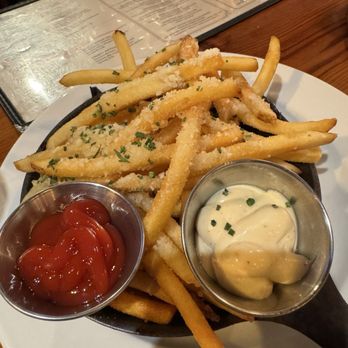 Hopewell Bar & Kitchen - Bars Near Me - Boston, Massachusetts