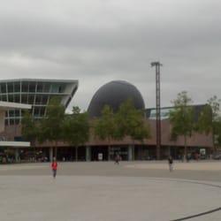 Champs Libres - Bibliothèque - Vue depuis l'esplanade Charles de Gaulle