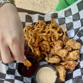 Rogers Roundhouse - Chicken Nugs & Onions - Beer Gardens Near Me - Fort Worth, Texas