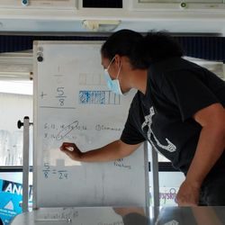 Modeling fractions for a 5th grader in the mobile classroom