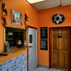 Taco 2 Go - Restaurant entrance