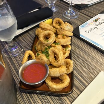 Wynwood Restaurant - Fried Calamari - New American Near Me - Staten Island, New York Wynwood Restaurant - Fried Calamari - New American Near Me - Staten Island, New York