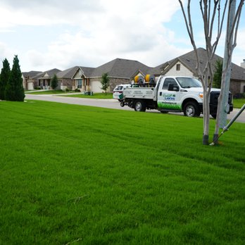Emerald Lawns - Lawn Services Near Me - Katy, Texas