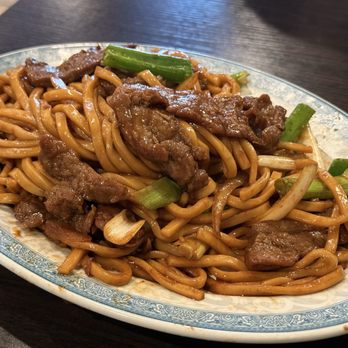 Wonton Noodle House - Stir-Fried Udon with Beef - Noodles Near Me - Edmonds, Washington