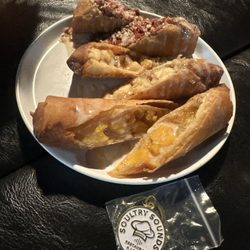Soultry Sounds Ultra Lounge - The pecan rolls are 10/10!
