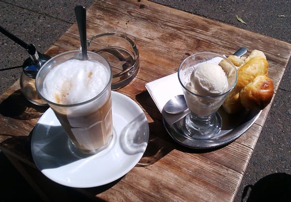Café Mimosa by null