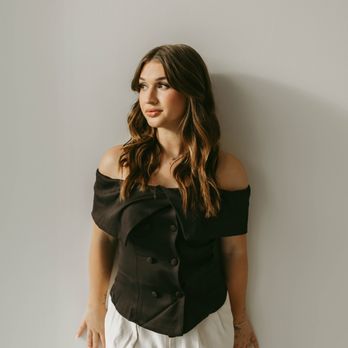 Lua Beauty Lounge - Izzy - Spray Tan Technician - Waxing Near Me - North Dartmouth, Massachusetts