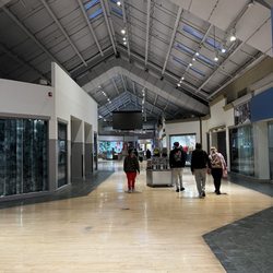 Franklin Mall - Mostly empty