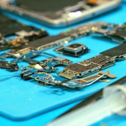 Advanced Device Repair - Phone logic board repair