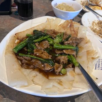 Wonton Gourmet - Beef chow fun - Chinese Near Me - Des Plaines, Illinois