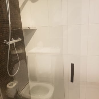 The Caesar Hotel 4 - Hotels Near Me - London, XGL