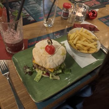 Glas House - Avocado Bürger - Burgers Near Me - Elmshorn, SH