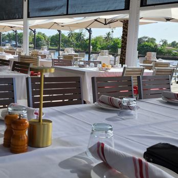 Miraggio Italian Grill - Good waterview - the bar is OUTSIDE in this area - Italian Near Me - Pompano Beach, Florida