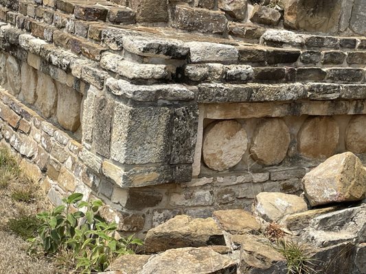 Zona Arqueológica de Monte Albán by null