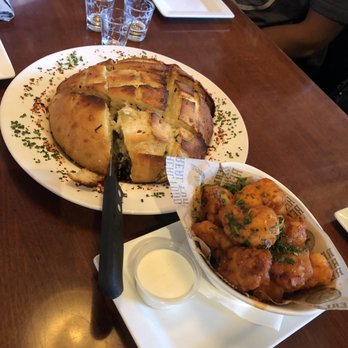 Auburn Alehouse - Cheese loaf and cauliflower wings - American Near Me - Auburn, California Auburn Alehouse - Cheese loaf and cauliflower wings - American Near Me - Auburn, California