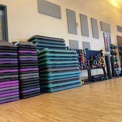 Irvin Deutscher Family YMCA - Stretching room equipment