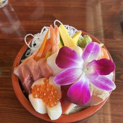 Beautiful, delicious chirashi