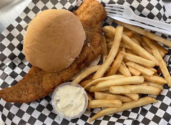 Lucky’s Bar & Grille by null