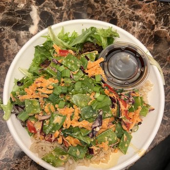 gusto! Decatur - Sweet Soy Sriracha + Spicy Chicken + 1/2 & 1/2 base of rice and vegetables - Wraps Near Me - Decatur, Georgia