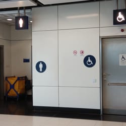 港鐵落馬洲站 - 關口廁所相當清潔：)