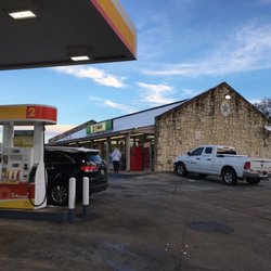 E-Z Mart