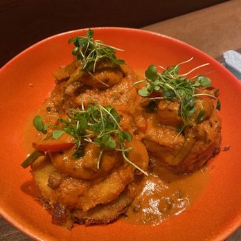 Water Bar - Shrimp and grits - Cocktail Bars Near Me - Arlington, Virginia Water Bar - Shrimp and grits - Cocktail Bars Near Me - Arlington, Virginia