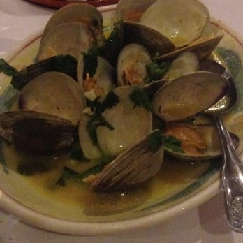 Aquario Restaurant - Clams in white wine sauce - Seafood Near Me - Harrison, New York
