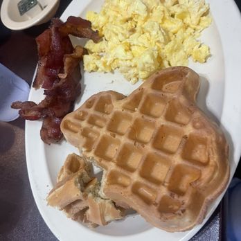 Mom's Cafe - Plain Waffle - Breakfast & Brunch Near Me - Allen, Texas Mom's Cafe - Plain Waffle - Breakfast & Brunch Near Me - Allen, Texas