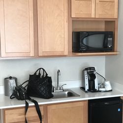 Holiday Inn Express & Suites Port Huron - Microwave Fridge Kerige