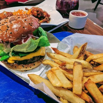 Gordon Ramsay Burger Las Vegas - Backyard Burger - American cheese, butter lettuce, tomato, pickles and onions. - Burgers Near Me - Las Vegas, Nevada Gordon Ramsay Burger Las Vegas - Backyard Burger - American cheese, butter lettuce, tomato, pickles and onions. - Burgers Near Me - Las Vegas, Nevada