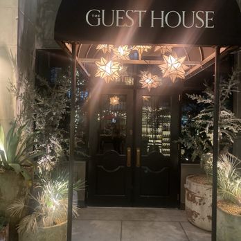 THE GUEST HOUSE AUSTIN - 135 Photos & 33 Reviews - 110 San Antonio St